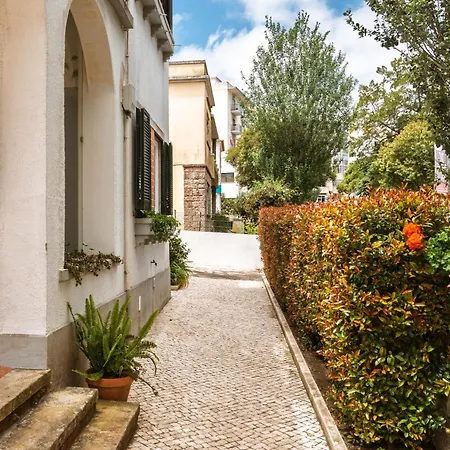 Casa Nª Srª Gracas *